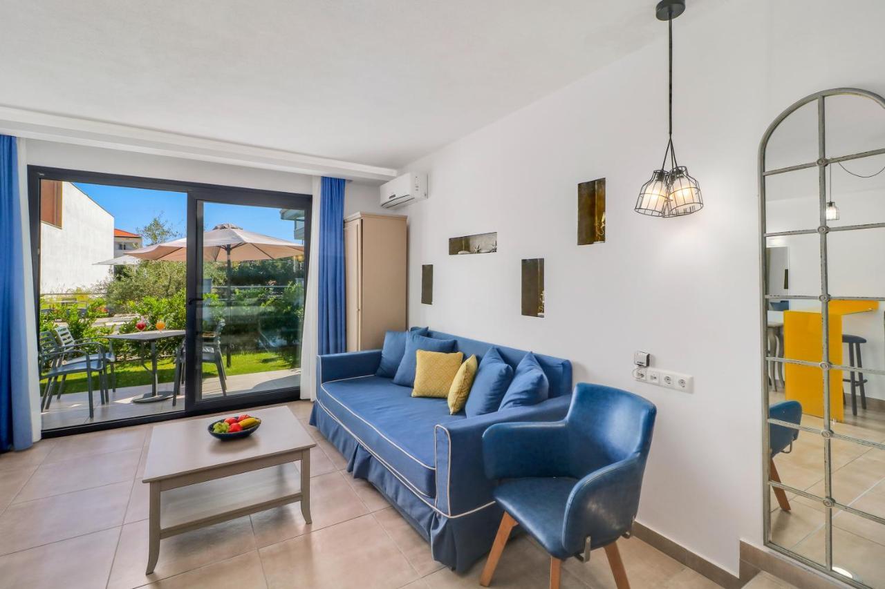 Theros Villas & Suites クリッシ・アモウディア エクステリア 写真