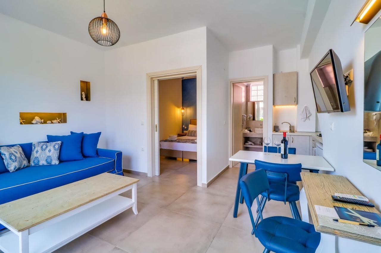 Theros Villas & Suites クリッシ・アモウディア エクステリア 写真